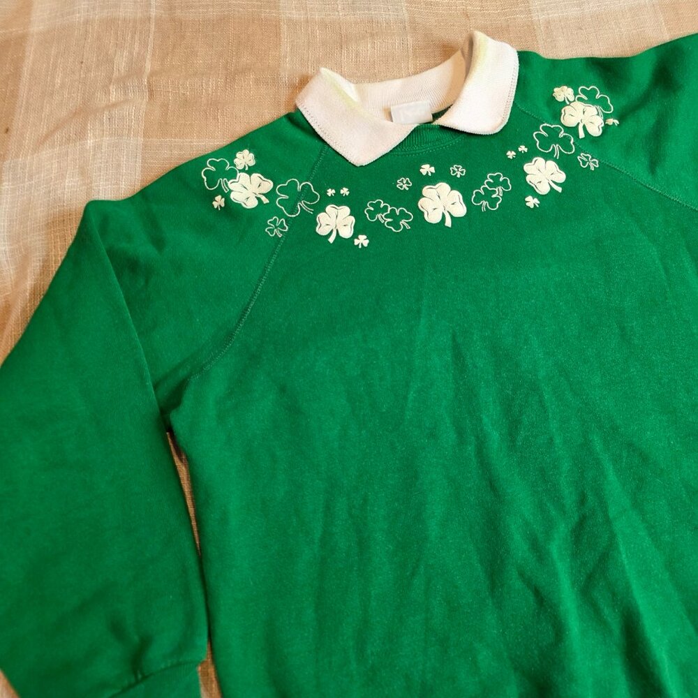 Cottagecore Granniecore Preppy Acedemia St. Patrick's Day Collared Sweatshirt - Picture 3 of 10